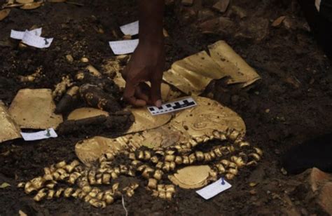 Panamada altınlarla süslü 1300 yıllık mezar bulundu Son Dakika Haberleri